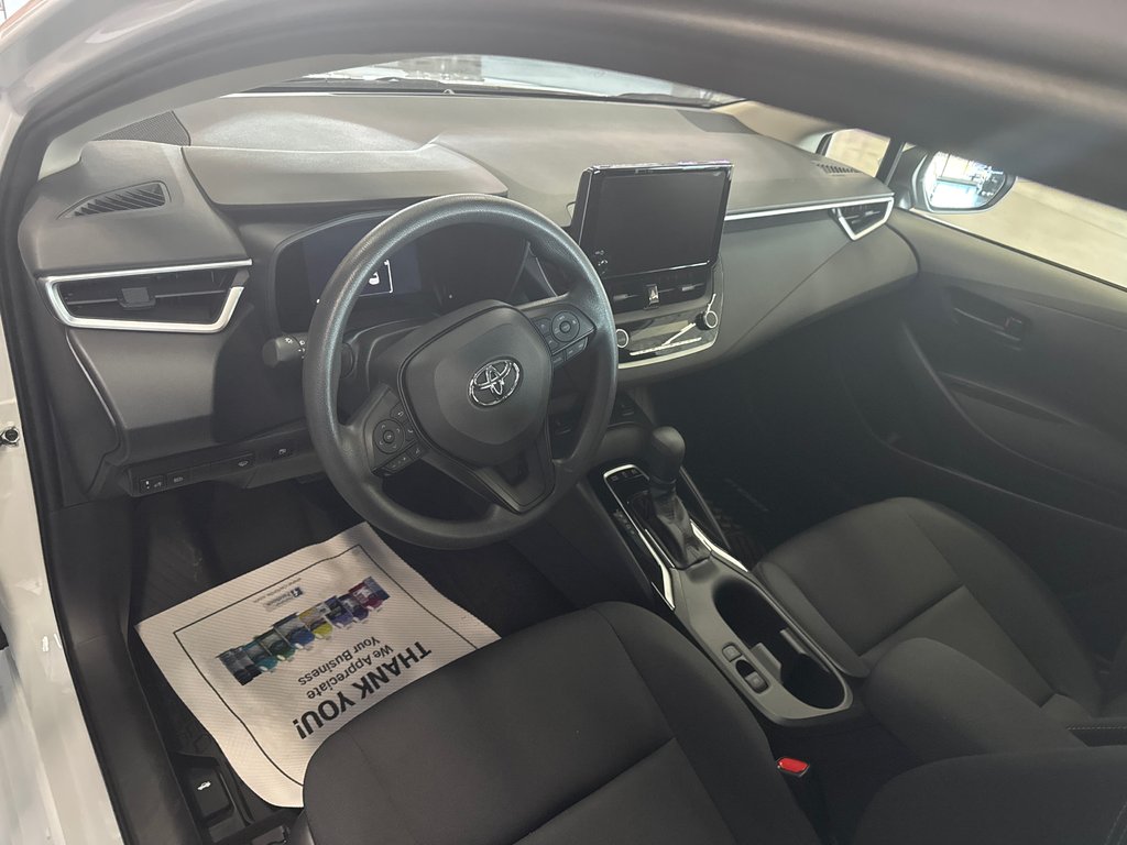 2025 Toyota Corolla Hybrid LE in Saint-Jean-Sur-Richelieu, Quebec - 7 - w1024h768px