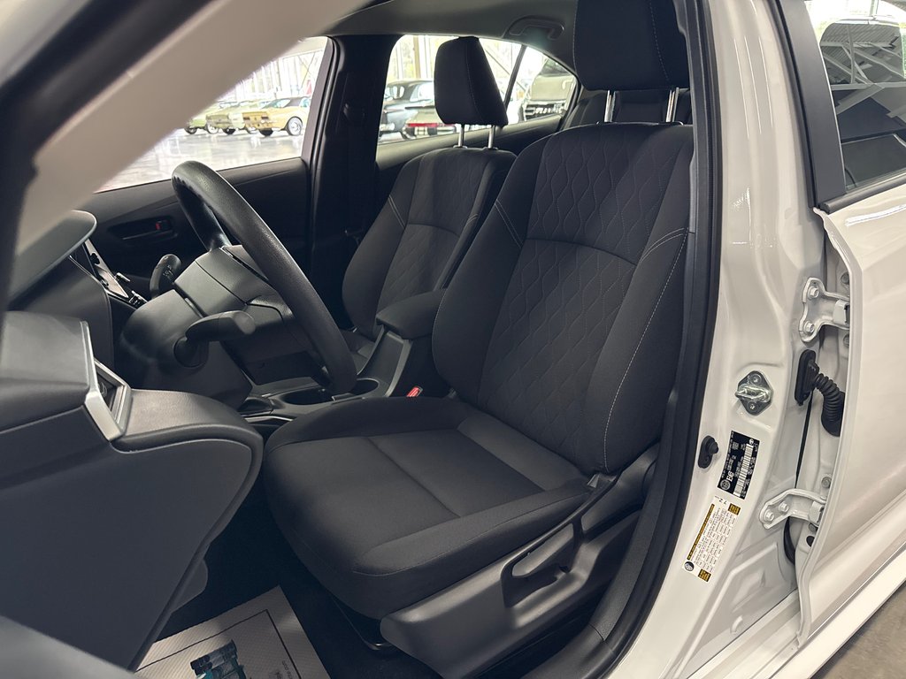 2026 Toyota Corolla Hybrid LE in Saint-Jean-Sur-Richelieu, Quebec - 9 - w1024h768px