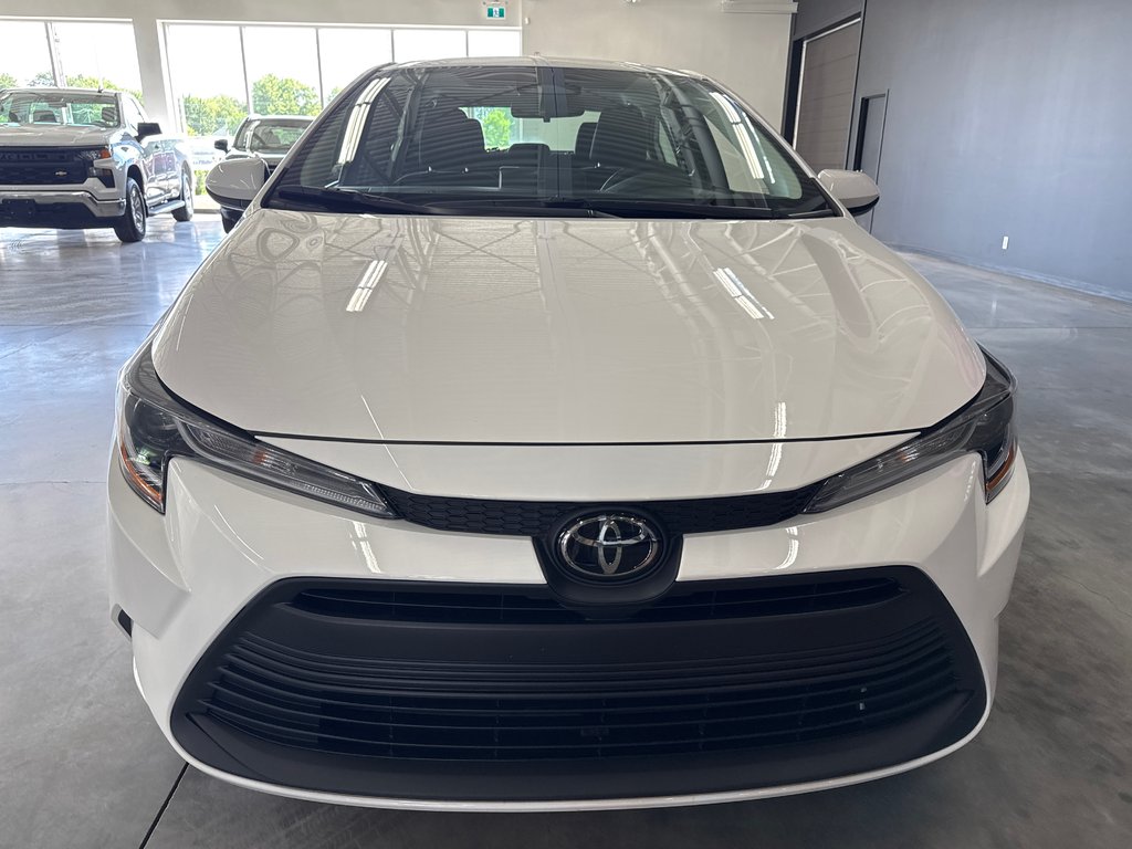 2026 Toyota Corolla LE in Saint-Jean-Sur-Richelieu, Quebec - 3 - w1024h768px