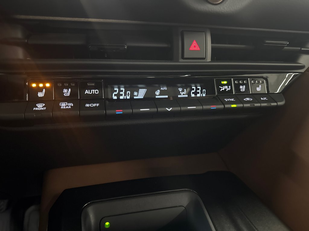 Toyota Crown Signia Limited 2025 à Saint-Jean-Sur-Richelieu, Québec - 31 - w1024h768px