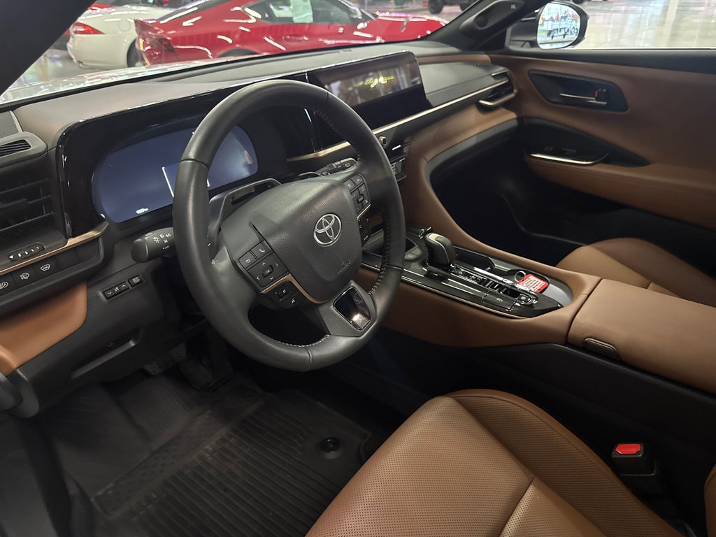 Toyota Crown Signia Limited 2025 à Saint-Jean-Sur-Richelieu, Québec - 23 - w1024h768px