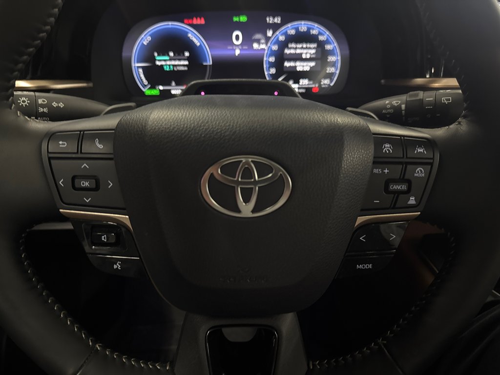 Toyota Crown Signia Limited 2025 à Saint-Jean-Sur-Richelieu, Québec - 28 - w1024h768px