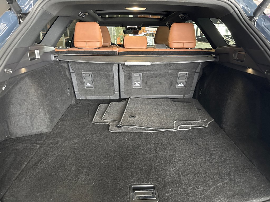 2025 Toyota Crown Signia LIMITED in Saint-Jean-Sur-Richelieu, Quebec - 7 - w1024h768px