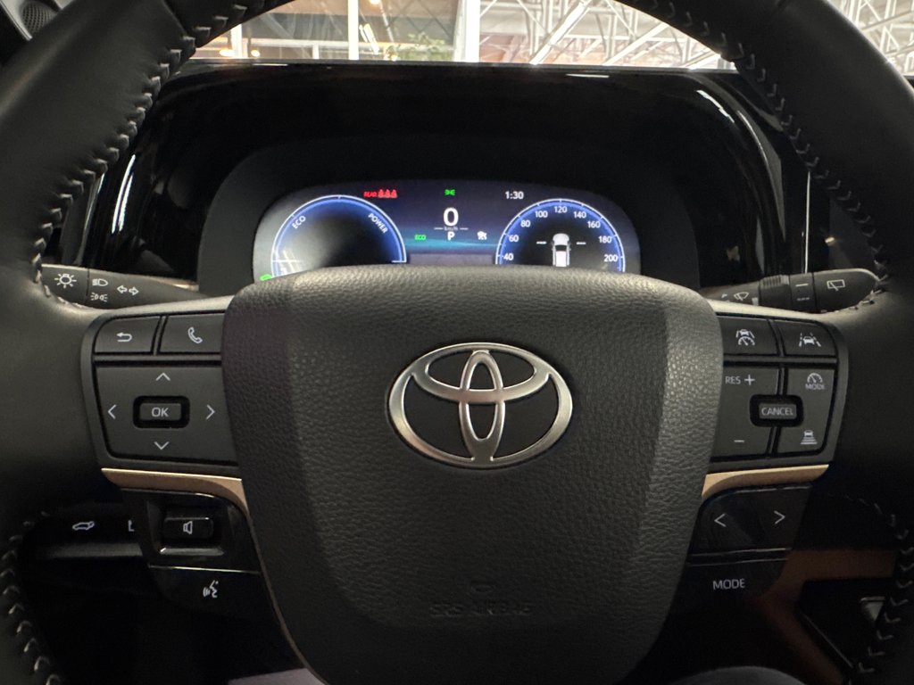 2025 Toyota Crown Signia LIMITED in Saint-Jean-Sur-Richelieu, Quebec - 16 - w1024h768px