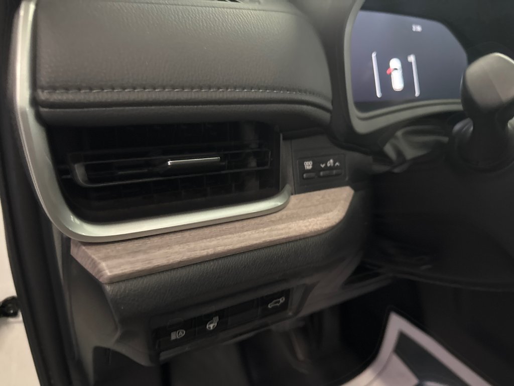 2024 Toyota Grand Highlander LIMITED in Saint-Jean-Sur-Richelieu, Quebec - 13 - w1024h768px