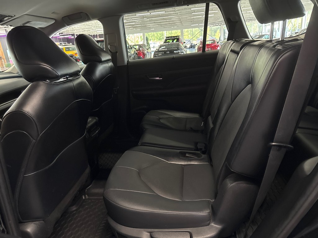 Toyota Grand Highlander HYBRIDE XLE 2024 à Saint-Jean-Sur-Richelieu, Québec - 7 - w1024h768px