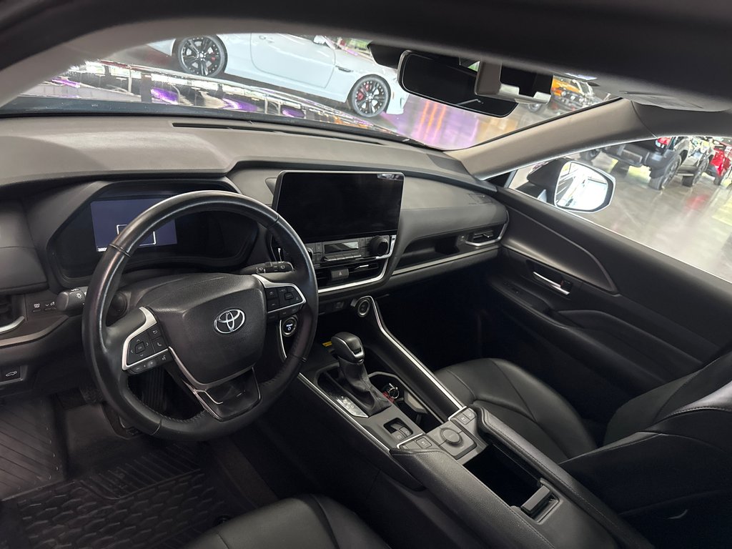 Toyota Grand Highlander HYBRIDE XLE 2024 à Saint-Jean-Sur-Richelieu, Québec - 9 - w1024h768px