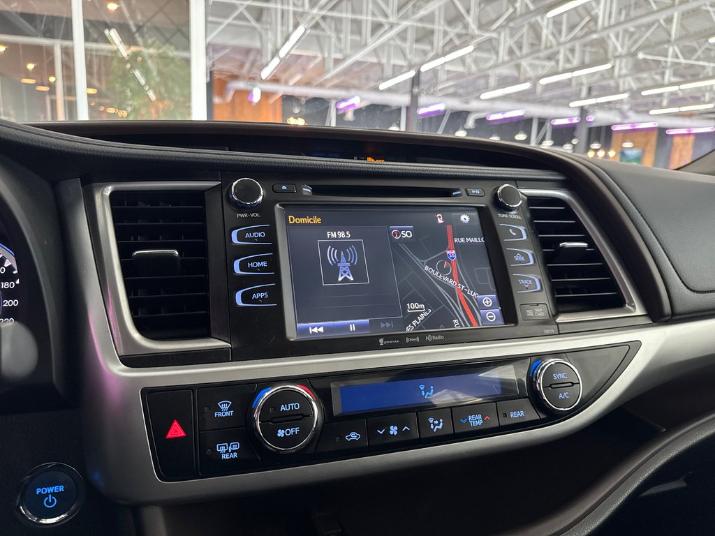 Toyota Highlander Hybrid XLE 2018 à Saint-Jean-Sur-Richelieu, Québec - 16 - w1024h768px