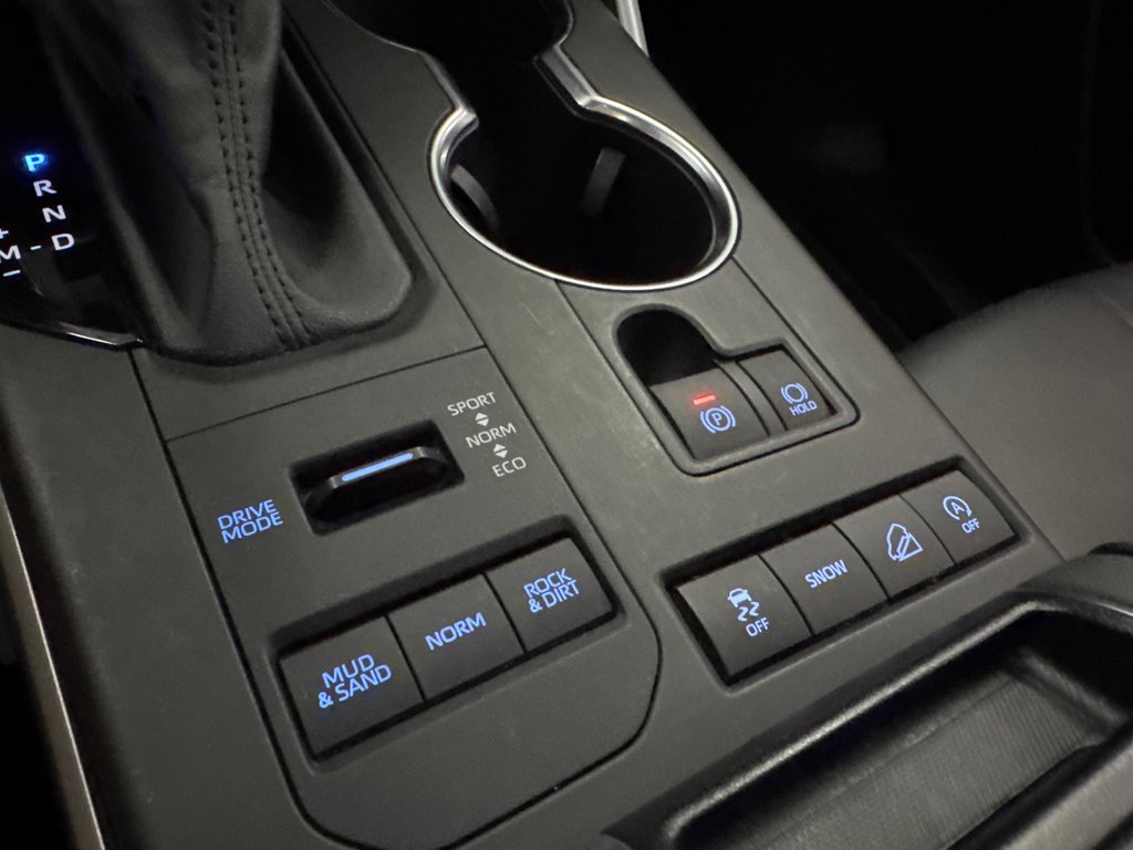 2021 Toyota Highlander XLE in Saint-Jean-Sur-Richelieu, Quebec - 21 - w1024h768px