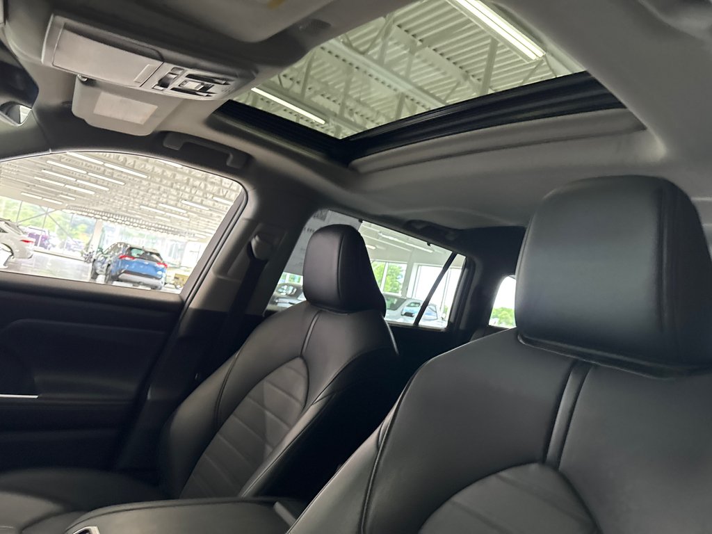 2021 Toyota Highlander XLE in Saint-Jean-Sur-Richelieu, Quebec - 12 - w1024h768px