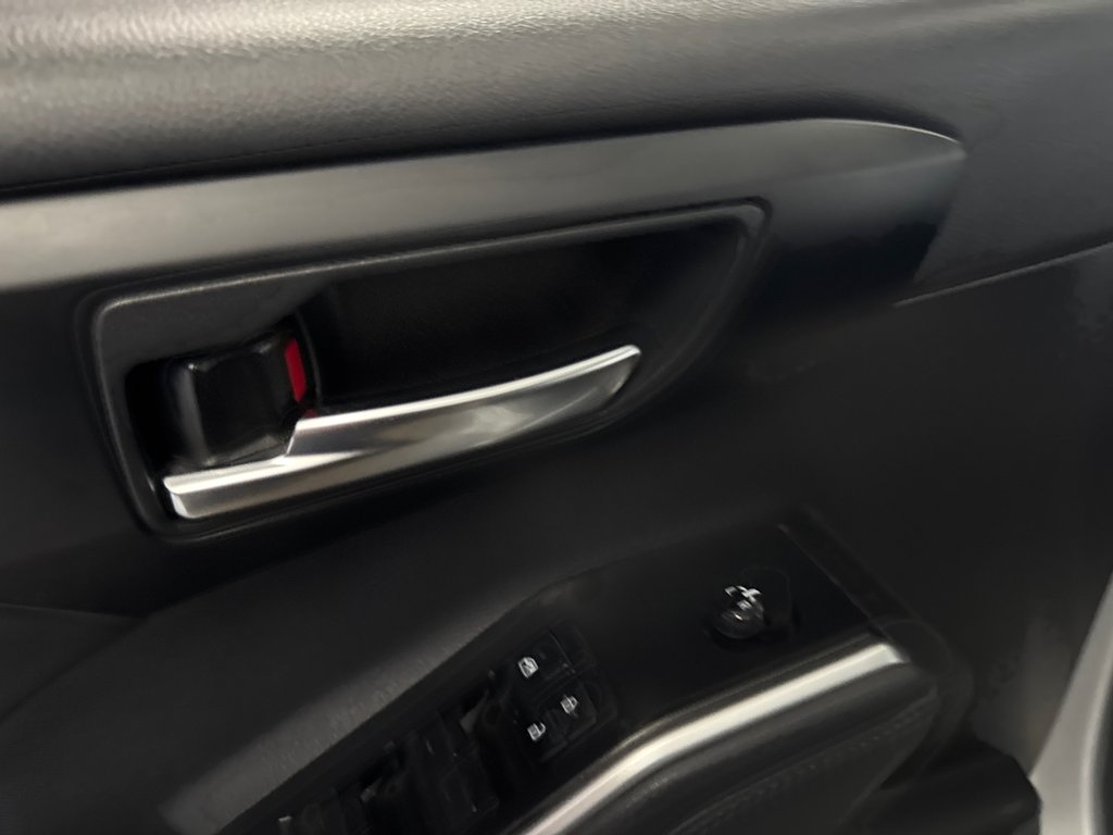 2021 Toyota Highlander XLE in Saint-Jean-Sur-Richelieu, Quebec - 15 - w1024h768px