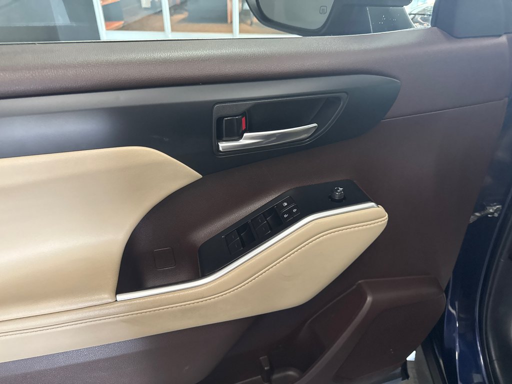 2022 Toyota Highlander XLE in Saint-Jean-Sur-Richelieu, Quebec - 12 - w1024h768px