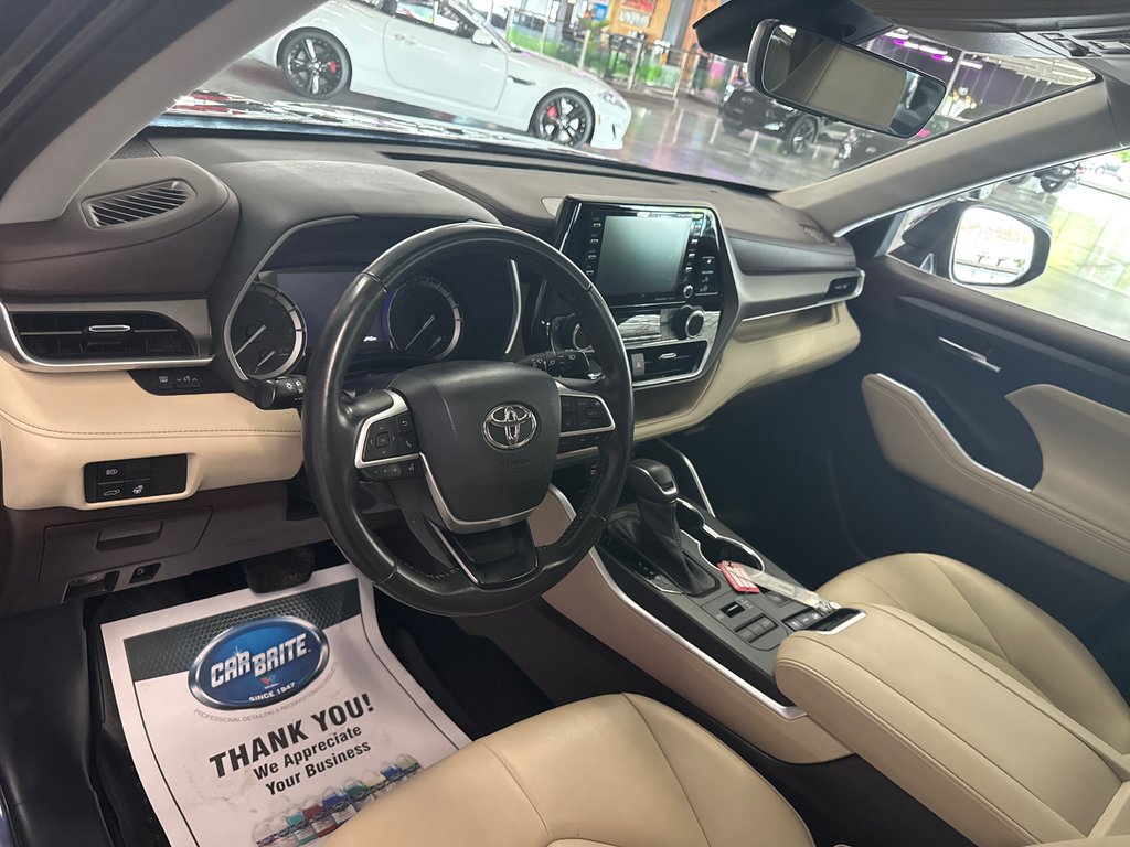 2022 Toyota Highlander XLE in Saint-Jean-Sur-Richelieu, Quebec - 11 - w1024h768px