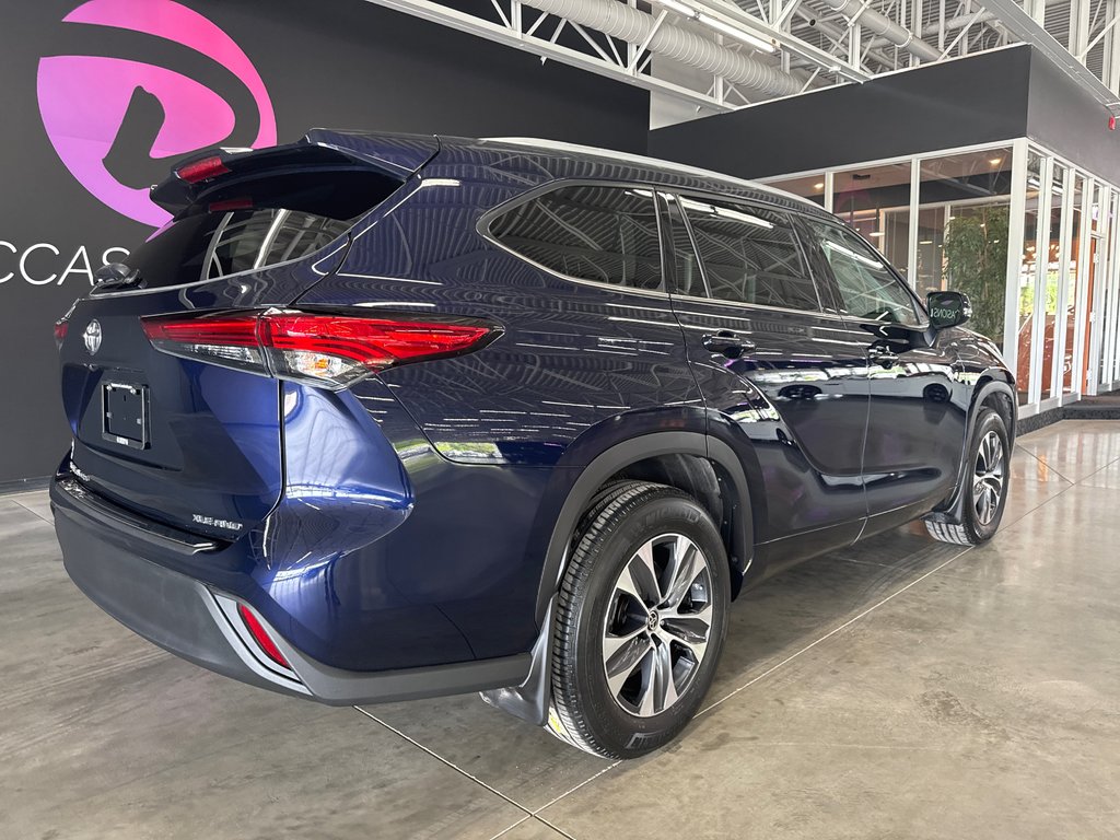2022 Toyota Highlander XLE in Saint-Jean-Sur-Richelieu, Quebec - 5 - w1024h768px