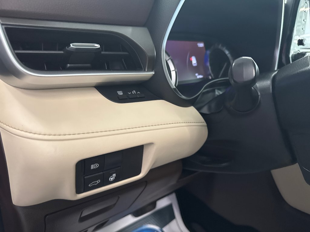 2022 Toyota Highlander XLE in Saint-Jean-Sur-Richelieu, Quebec - 13 - w1024h768px