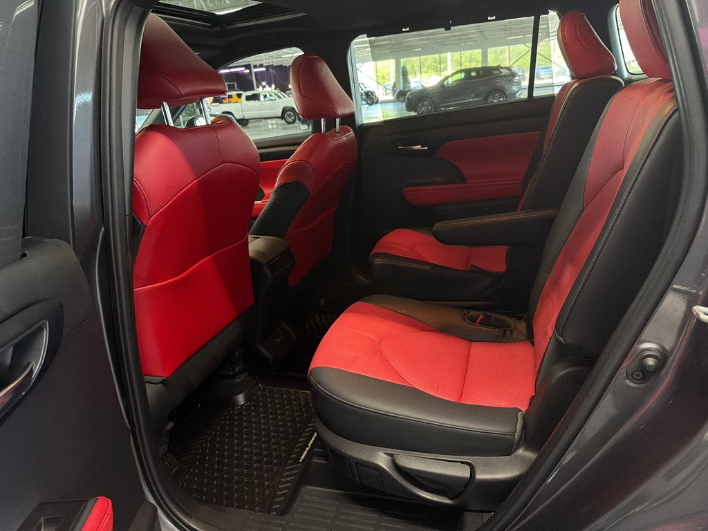 Toyota Highlander XSE 2022 à Saint-Jean-Sur-Richelieu, Québec - 10 - w1024h768px