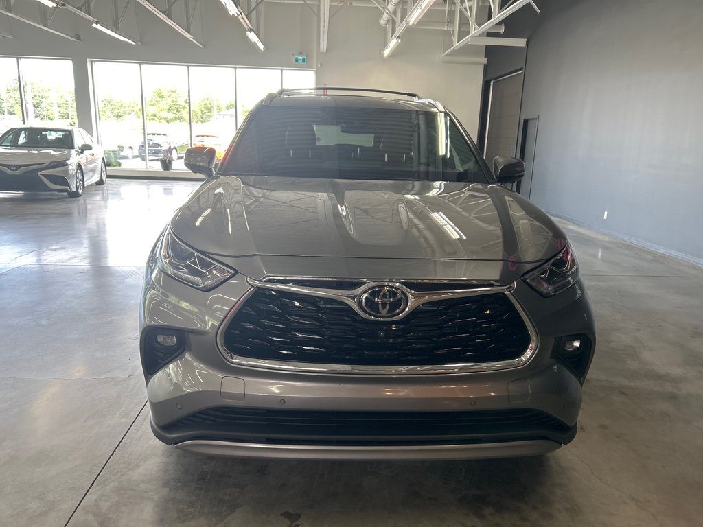 Toyota Highlander Hybrid Limited 2025 à Saint-Jean-Sur-Richelieu, Québec - 2 - w1024h768px