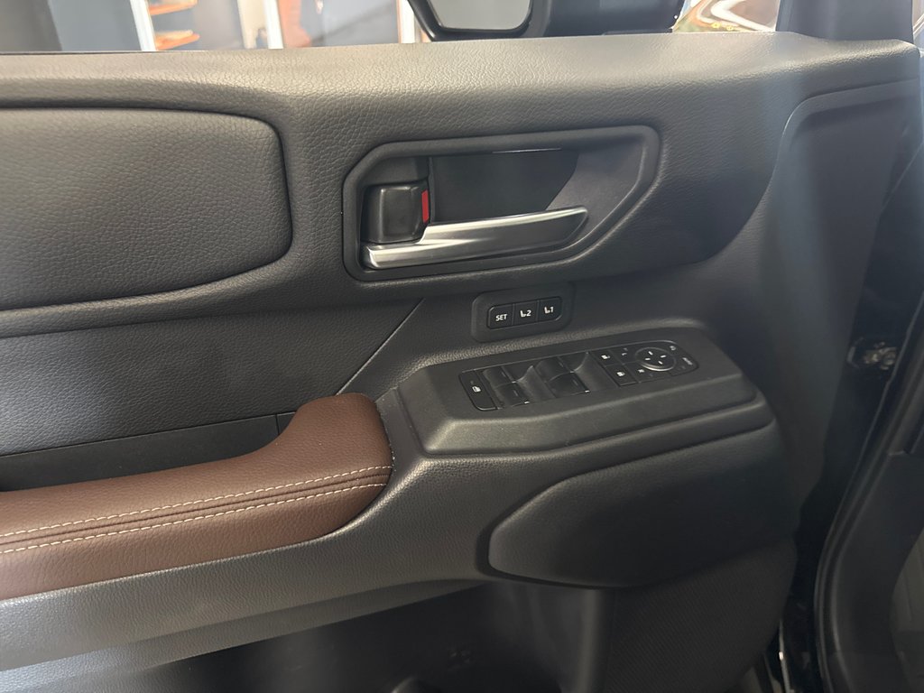 Toyota Land Cruiser PREMIUM 2025 à Saint-Jean-Sur-Richelieu, Québec - 13 - w1024h768px