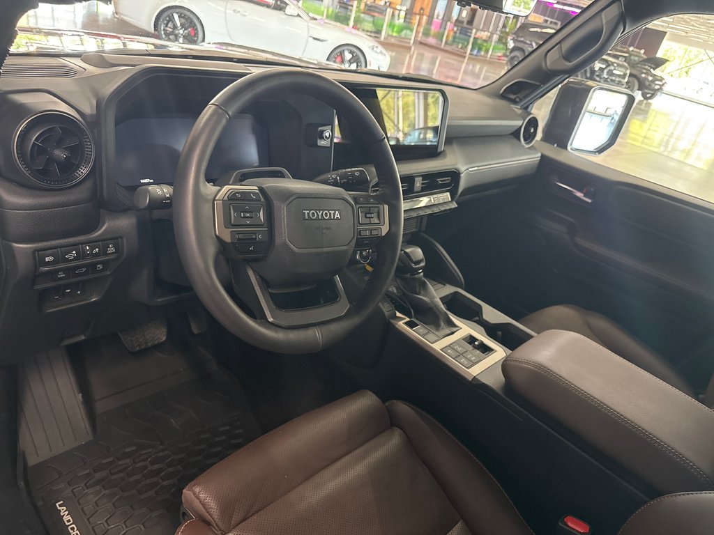 Toyota Land Cruiser PREMIUM 2025 à Saint-Jean-Sur-Richelieu, Québec - 12 - w1024h768px