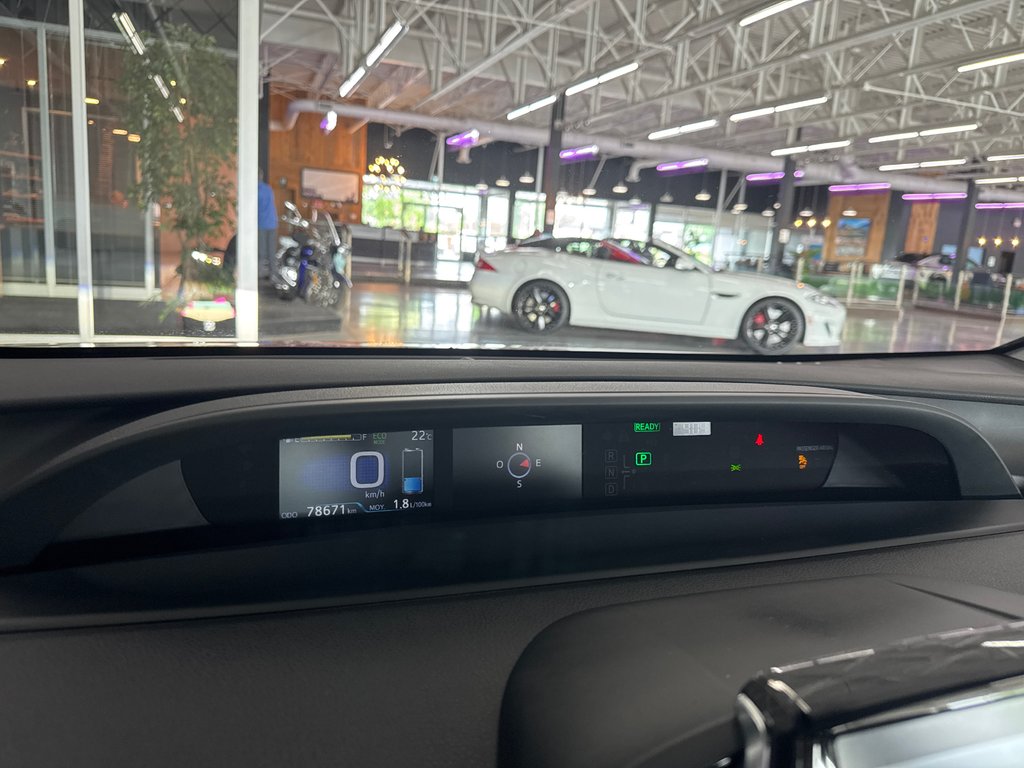 2020 Toyota PRIUS PRIME GROUPE AMÉLIORÉ in Saint-Jean-Sur-Richelieu, Quebec - 17 - w1024h768px
