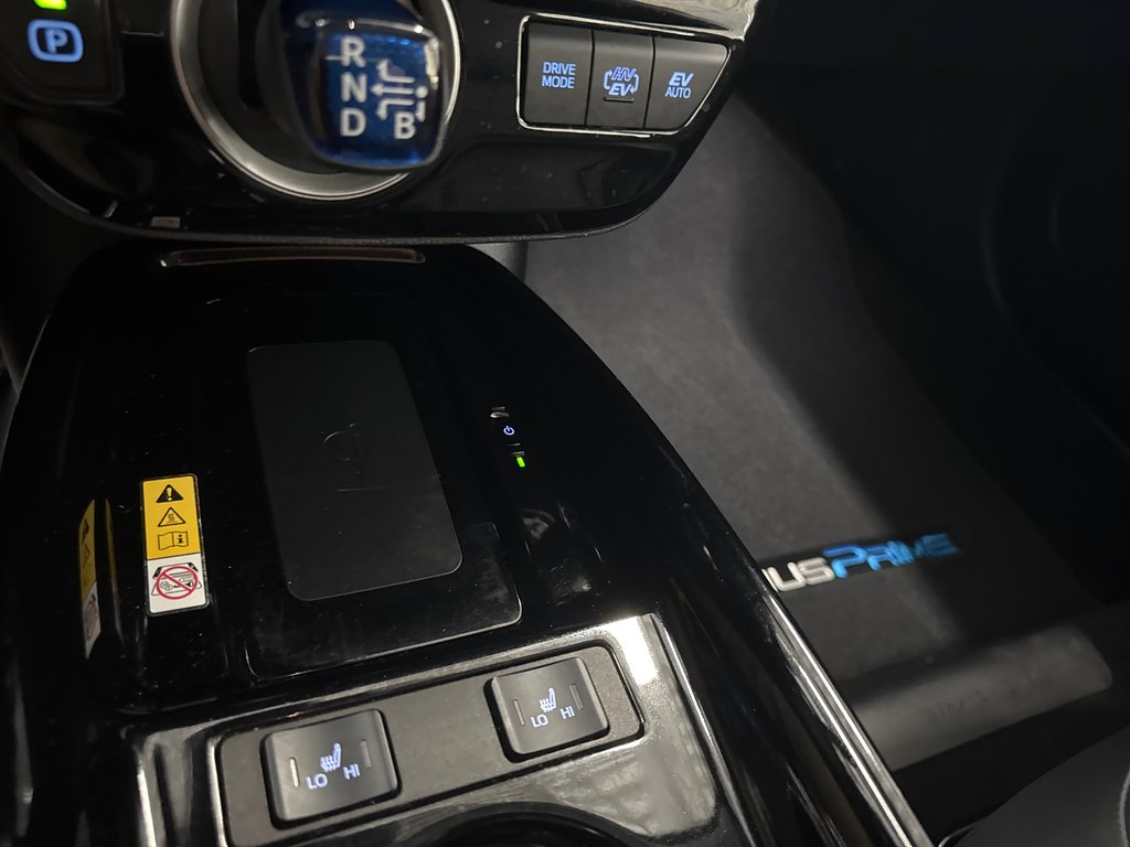 2020 Toyota PRIUS PRIME GROUPE AMÉLIORÉ in Saint-Jean-Sur-Richelieu, Quebec - 14 - w1024h768px