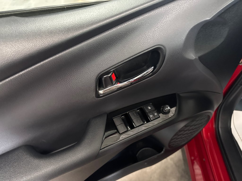 2020 Toyota PRIUS PRIME GROUPE AMÉLIORÉ in Saint-Jean-Sur-Richelieu, Quebec - 11 - w1024h768px