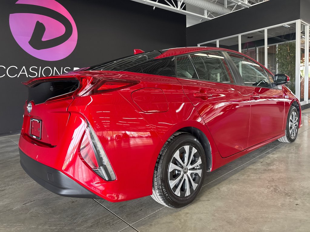 2021 Toyota PRIUS PRIME in Saint-Jean-Sur-Richelieu, Quebec - 6 - w1024h768px