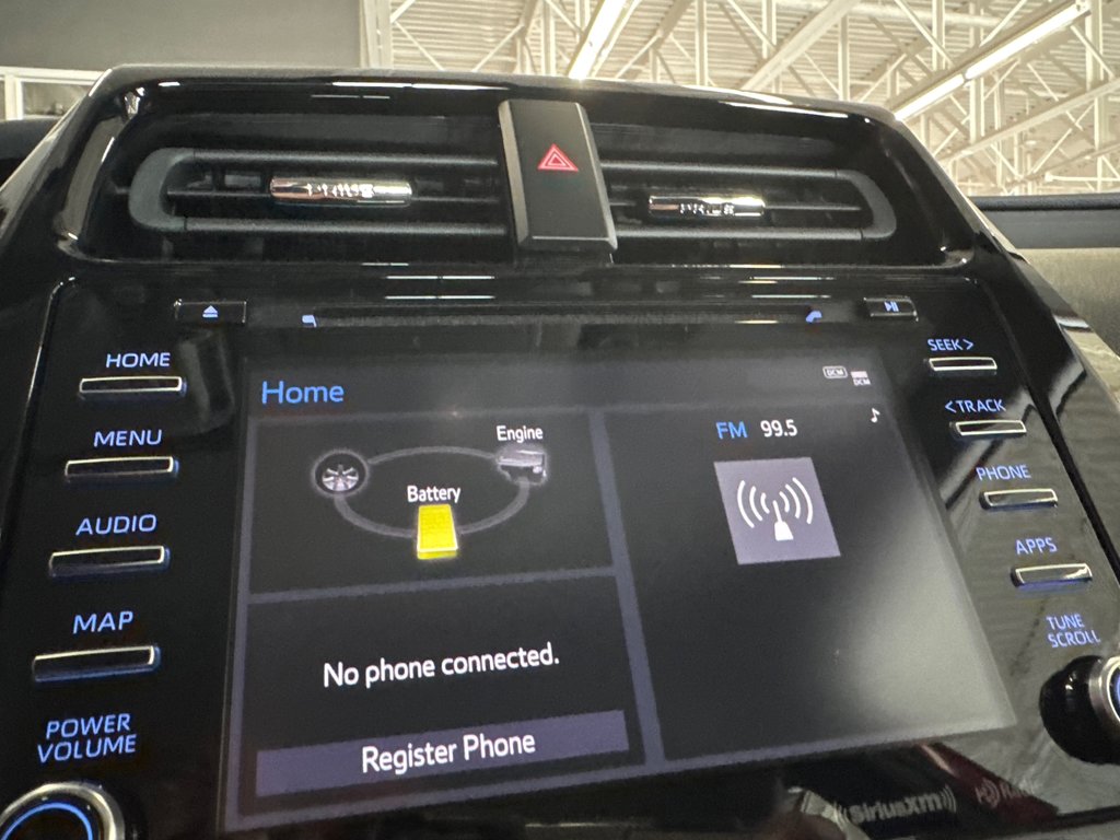 2021 Toyota PRIUS PRIME in Saint-Jean-Sur-Richelieu, Quebec - 18 - w1024h768px
