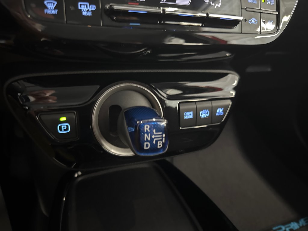 2021 Toyota PRIUS PRIME in Saint-Jean-Sur-Richelieu, Quebec - 15 - w1024h768px