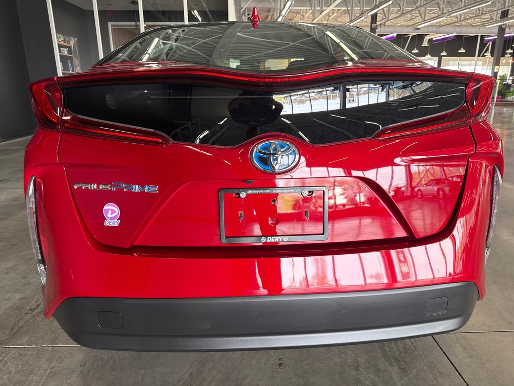 2021 Toyota PRIUS PRIME in Saint-Jean-Sur-Richelieu, Quebec - 7 - w1024h768px