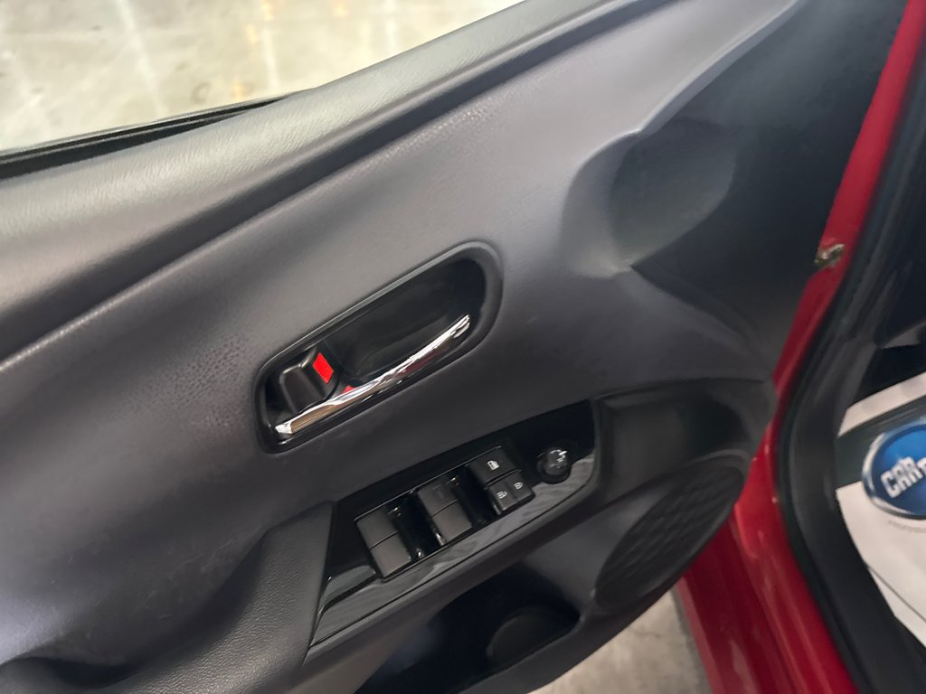 2021 Toyota PRIUS PRIME in Saint-Jean-Sur-Richelieu, Quebec - 11 - w1024h768px
