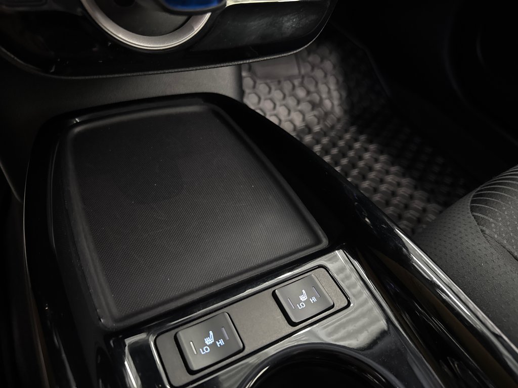 2021 Toyota Prius Prime in Saint-Jean-Sur-Richelieu, Quebec - 19 - w1024h768px