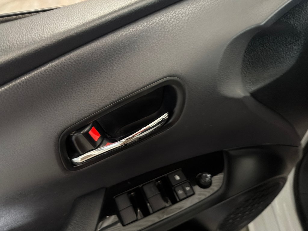 2021 Toyota Prius Prime in Saint-Jean-Sur-Richelieu, Quebec - 16 - w1024h768px