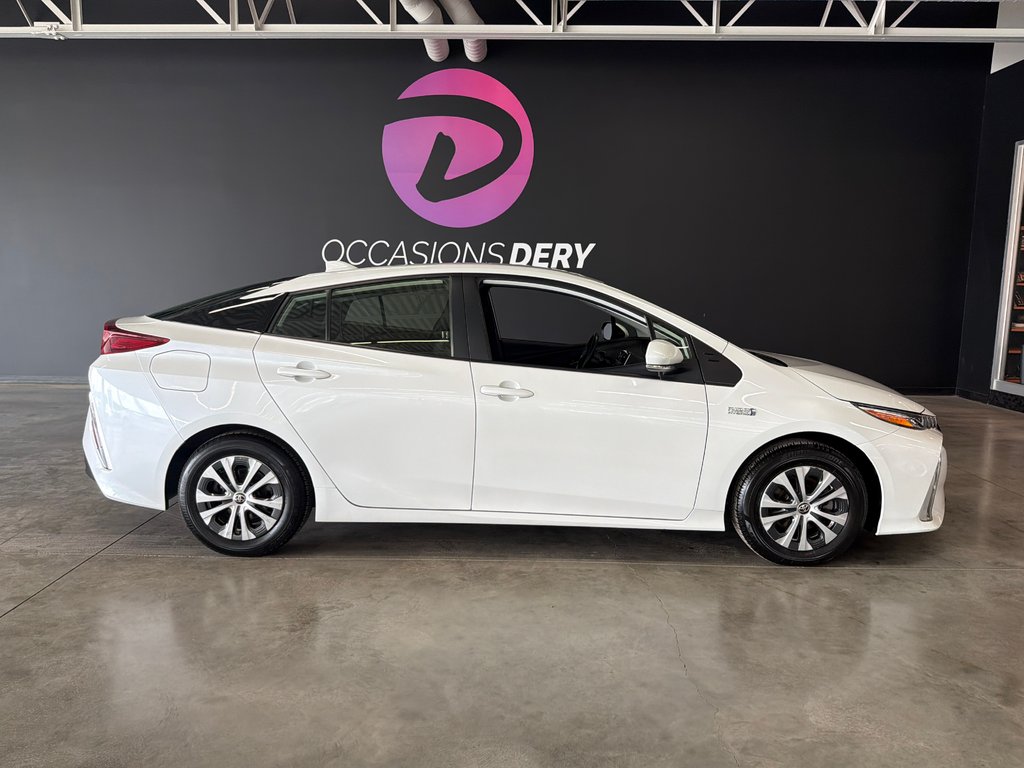 2021 Toyota Prius Prime in Saint-Jean-Sur-Richelieu, Quebec - 1 - w1024h768px