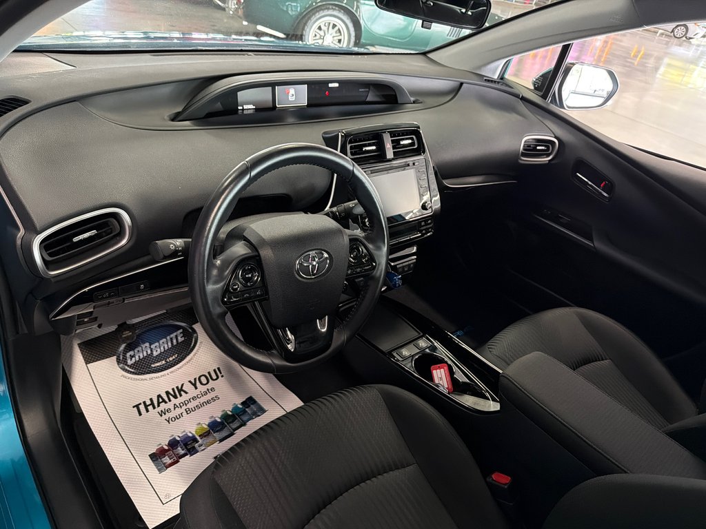 Toyota Prius Prime  2021 à Saint-Jean-Sur-Richelieu, Québec - 12 - w1024h768px