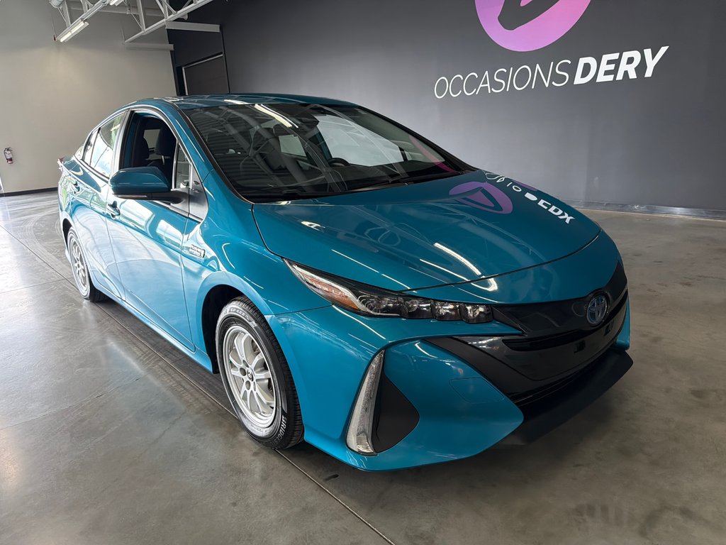 Toyota Prius Prime  2021 à Saint-Jean-Sur-Richelieu, Québec - 2 - w1024h768px