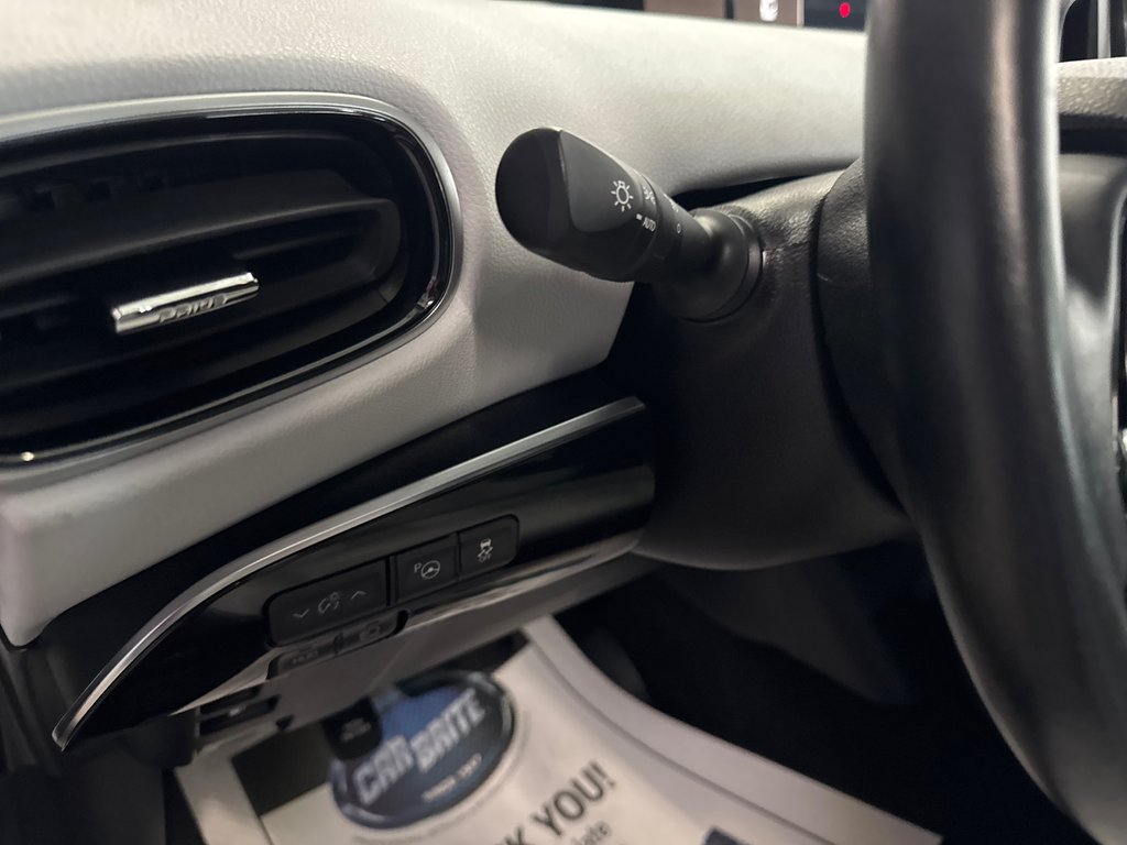 2022 Toyota Prius Prime ENSEMBLE TECHNOLOGIQUE in Saint-Jean-Sur-Richelieu, Quebec - 16 - w1024h768px
