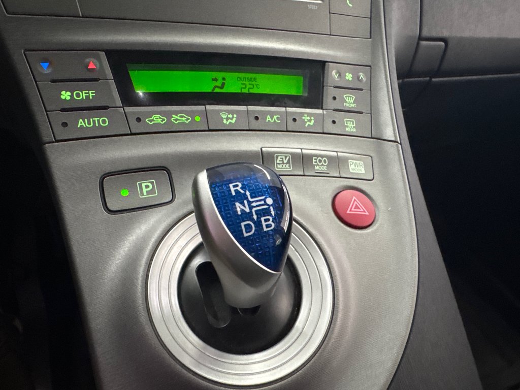 Toyota Prius  2015 à Saint-Jean-Sur-Richelieu, Québec - 15 - w1024h768px