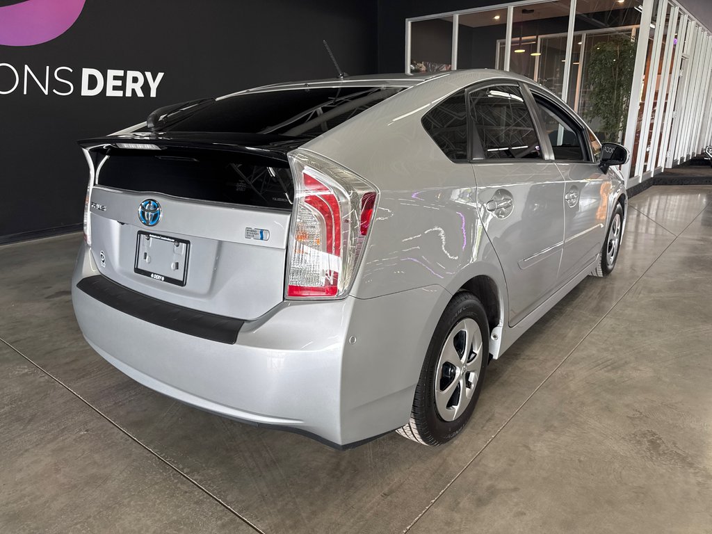 Toyota Prius  2015 à Saint-Jean-Sur-Richelieu, Québec - 3 - w1024h768px