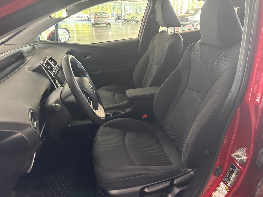 Toyota Prius  2016 à Saint-Jean-Sur-Richelieu, Québec - 8 - w1024h768px