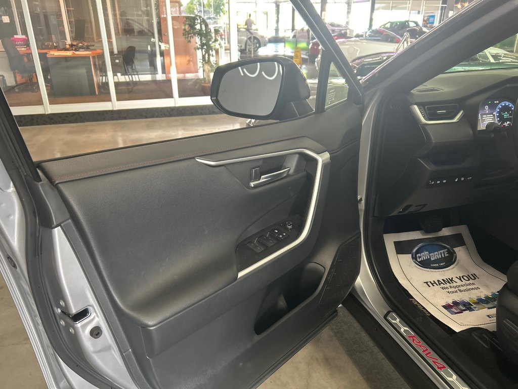 2023 Toyota RAV4 Prime XSE in Saint-Jean-Sur-Richelieu, Quebec - 13 - w1024h768px