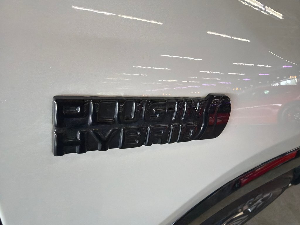 2023 Toyota RAV4 Prime XSE in Saint-Jean-Sur-Richelieu, Quebec - 5 - w1024h768px