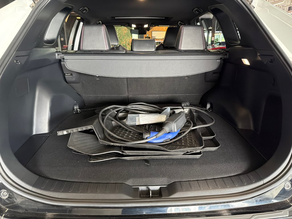 2023 Toyota RAV4 Prime XSE in Saint-Jean-Sur-Richelieu, Quebec - 11 - w1024h768px