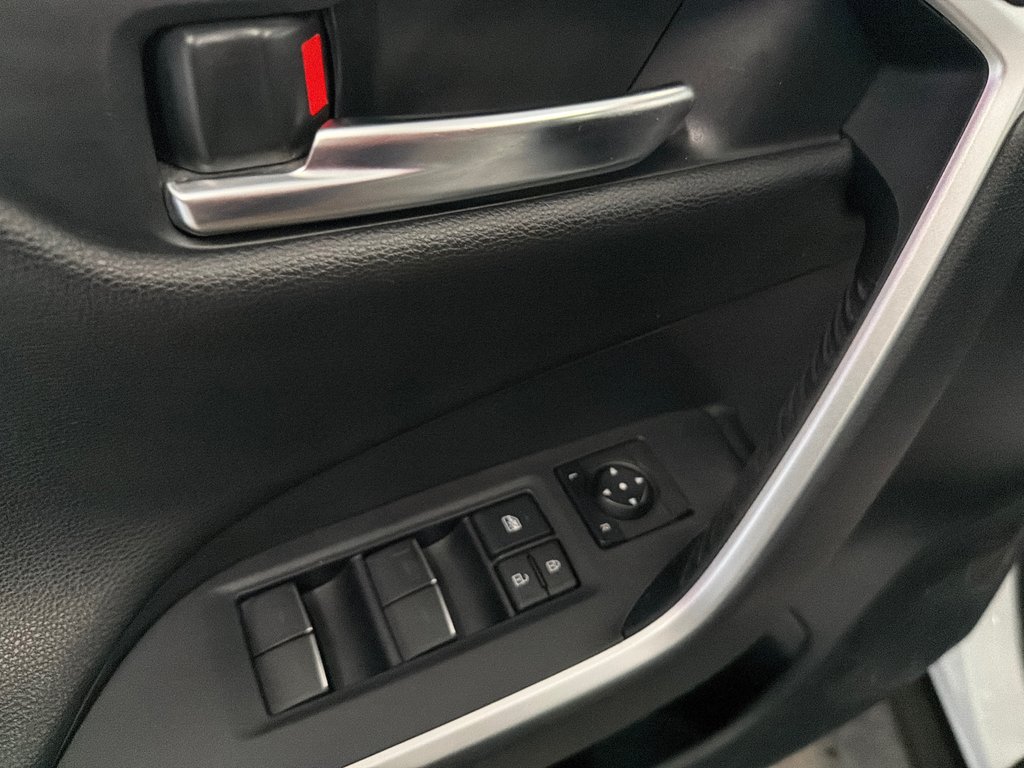 2023 Toyota RAV4 Prime XSE in Saint-Jean-Sur-Richelieu, Quebec - 16 - w1024h768px