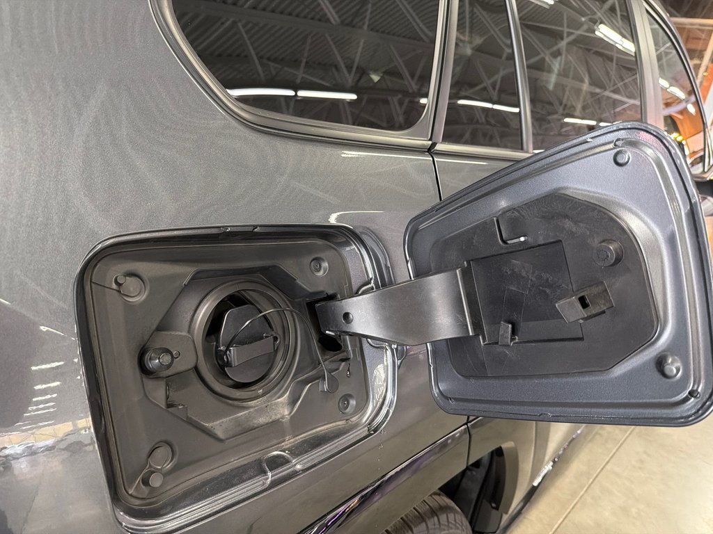 2023 Toyota RAV4 Prime XSE ENSEMBLE TECHNOLOGIE in Saint-Jean-Sur-Richelieu, Quebec - 5 - w1024h768px