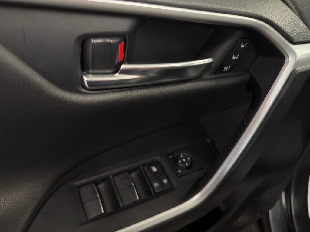 2023 Toyota RAV4 Prime XSE ENSEMBLE TECHNOLOGIE in Saint-Jean-Sur-Richelieu, Quebec - 15 - w1024h768px