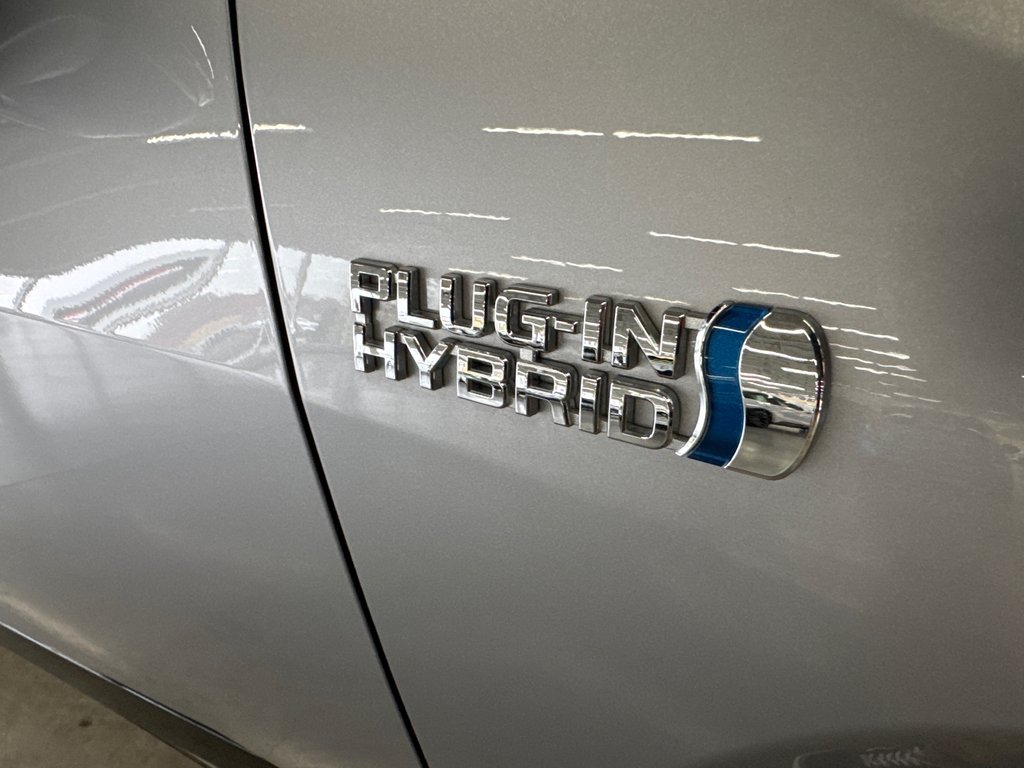 2024 Toyota RAV4 Prime SE in Saint-Jean-Sur-Richelieu, Quebec - 6 - w1024h768px