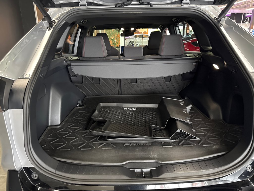 2024 Toyota RAV4 Prime SE in Saint-Jean-Sur-Richelieu, Quebec - 11 - w1024h768px