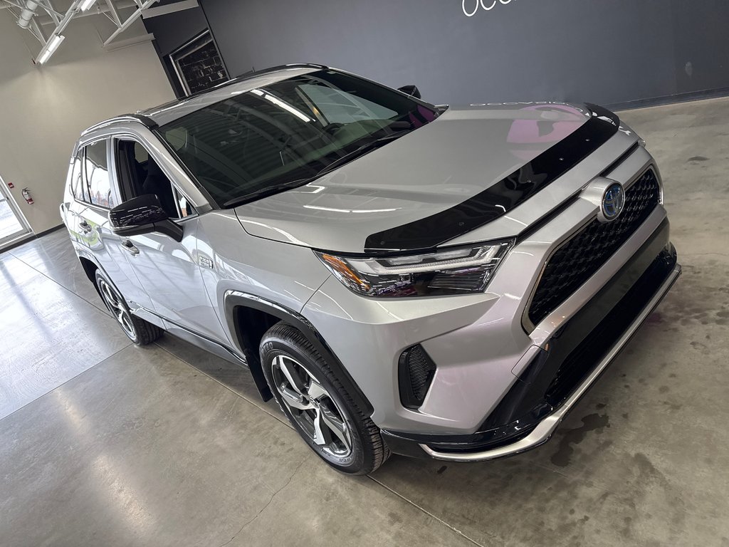 2024 Toyota RAV4 Prime SE in Saint-Jean-Sur-Richelieu, Quebec - 2 - w1024h768px