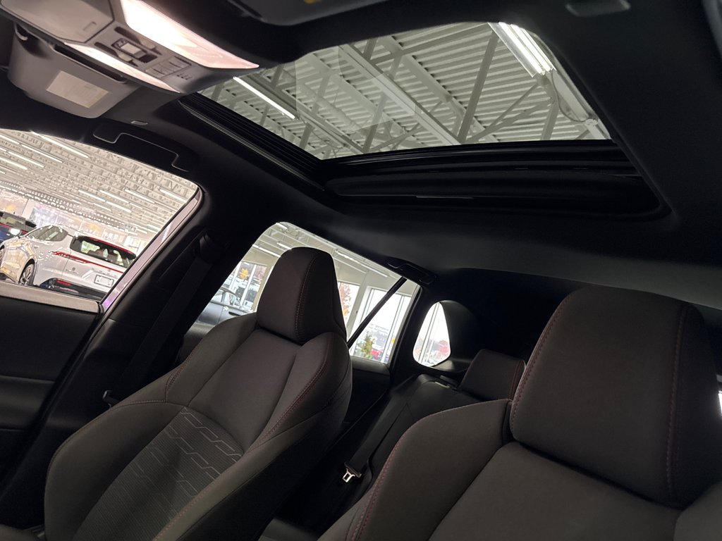 2024 Toyota RAV4 Prime SE in Saint-Jean-Sur-Richelieu, Quebec - 14 - w1024h768px